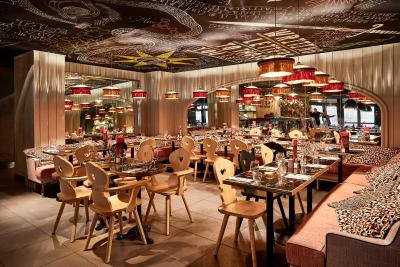 ماما شلتر پاریز