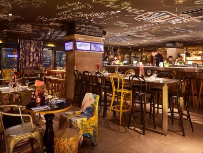 ماما شلتر پاریز