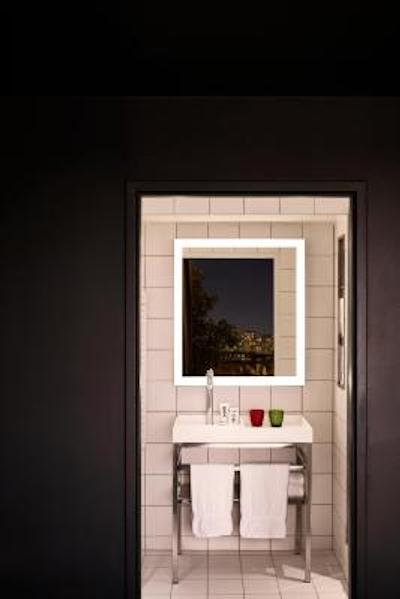 ماما شلتر پاریز