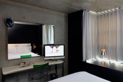 ماما شلتر پاریز