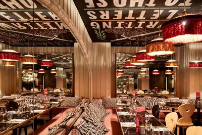 ماما شلتر پاریز