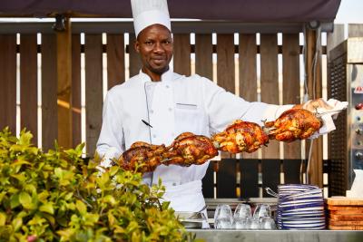 ماما شلتر پاریز