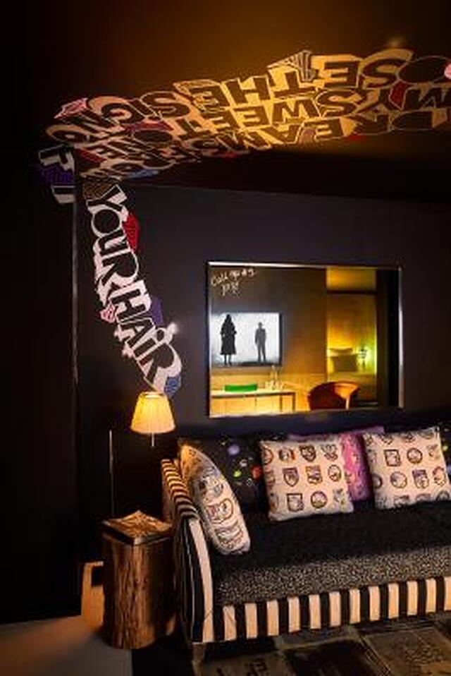 ماما شلتر پاریز