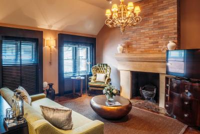 11 کادگان گاردنز