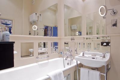 11 کادگان گاردنز