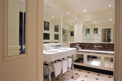 11 کادگان گاردنز