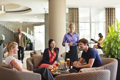 پیناکل هتل ات د پیر