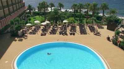 فور ویوز اُسیز