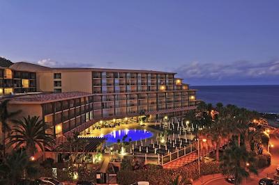 فور ویوز اُسیز