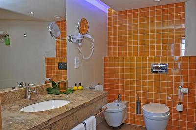 فور ویوز اُسیز