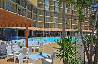 فور ویوز اُسیز