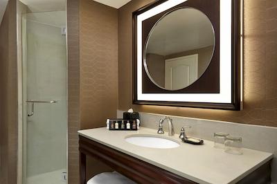 شراتون سویتز کالگاری ایو کلیر