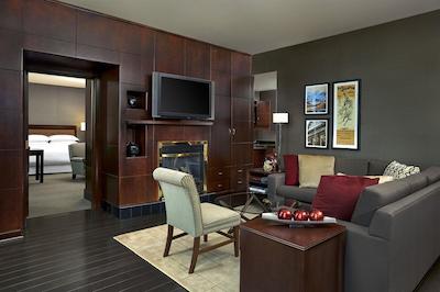 شراتون سویتز کالگاری ایو کلیر