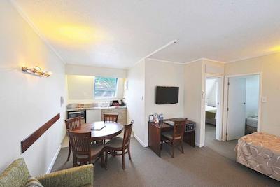 کوالیتی هتل پارنل