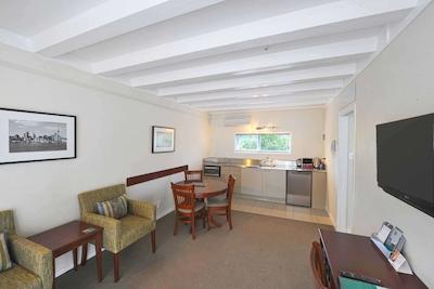 کوالیتی هتل پارنل