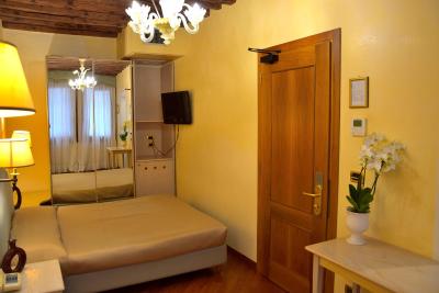 رسیدنزا فاوارو