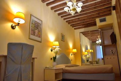 رسیدنزا فاوارو