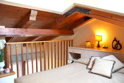 رسیدنزا فاوارو