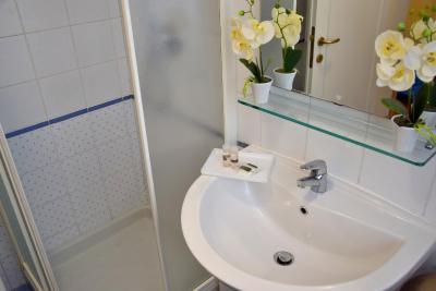 رسیدنزا فاوارو