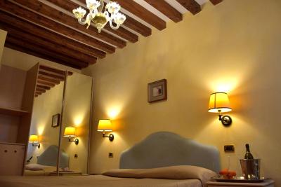 رسیدنزا فاوارو