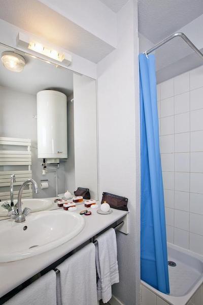 سجورز اند افیرز بردیوکس د لیسر