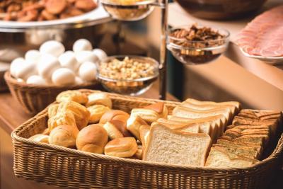 د ب اُچانمیزو