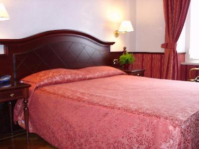 هتل اینویکتوز