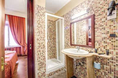 هتل اینویکتوز