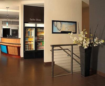 هموود سویتز بای هیلتون اسیتل-کنونشن سنتر-پیک استریت