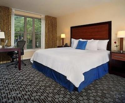 هموود سویتز بای هیلتون اسیتل-کنونشن سنتر-پیک استریت