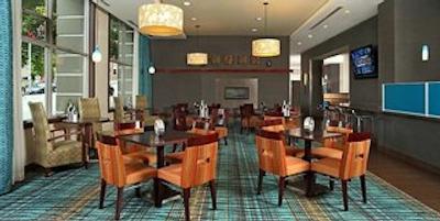 هموود سویتز بای هیلتون اسیتل-کنونشن سنتر-پیک استریت