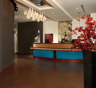 هموود سویتز بای هیلتون اسیتل-کنونشن سنتر-پیک استریت