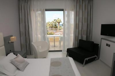 است گئورج هتل اند اسپا ریزرت