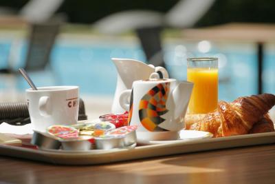 هتل ل سکستانت