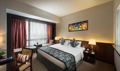 پنینسولا اکسلسیور هتل