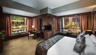 پنینسولا اکسلسیور هتل