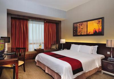 پنینسولا اکسلسیور هتل