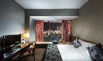 پنینسولا اکسلسیور هتل