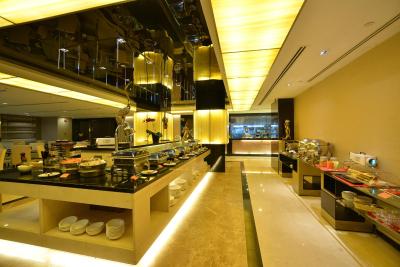 پنینسولا اکسلسیور هتل