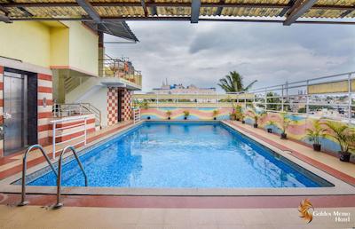 گولدن مترو هتل