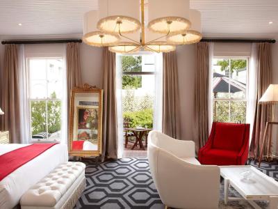 د آلفن بوتیک هتل