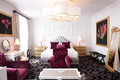 د آلفن بوتیک هتل