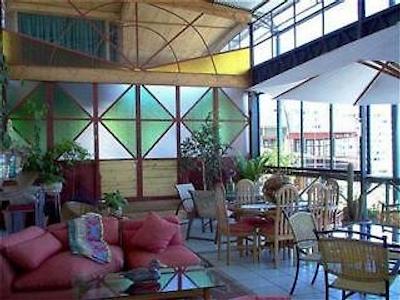 ربینسُن کروسُ این والپاریسُ هرتیتاج