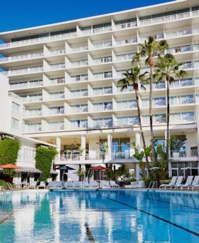 د بورلی هیلتون