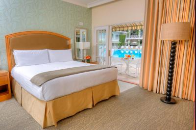 د بورلی هیلتون