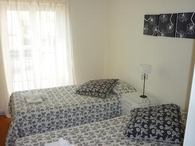 د اُلد ویلیج