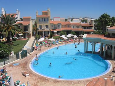 د اُلد ویلیج