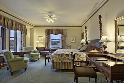 د فیرمنت امپرز