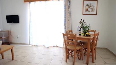 اکتی بیچ ویلیج ریزرت