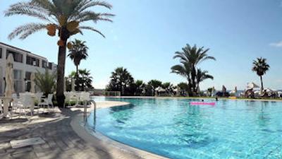 اکتی بیچ ویلیج ریزرت